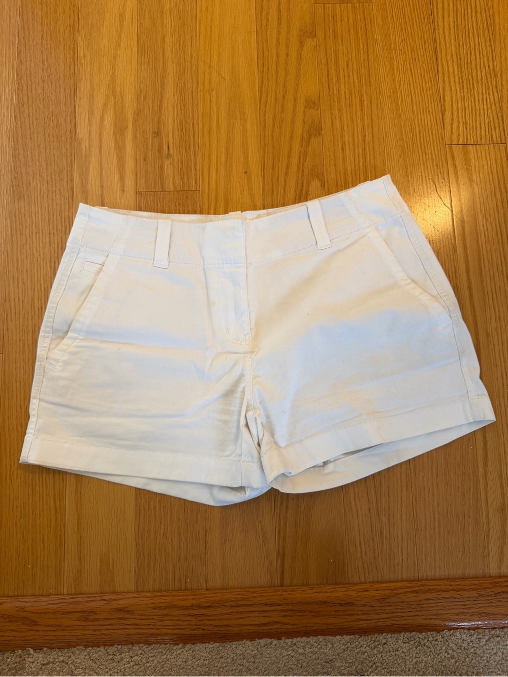 Vineyard Vines White Women's Tailored Chino Shorts